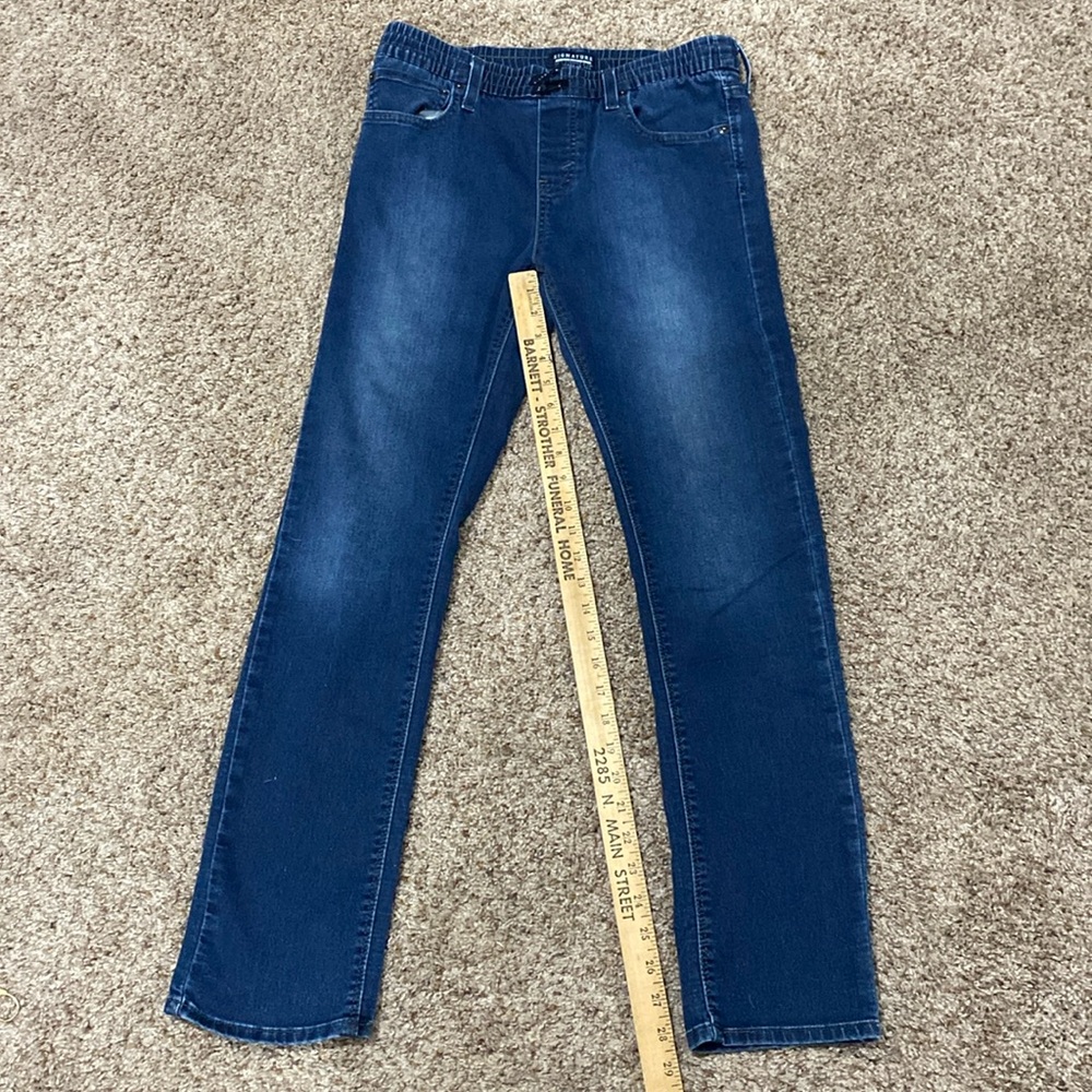 Boys size 18 Levi’s Gold Label Pull On Jeans, color is called Taurus